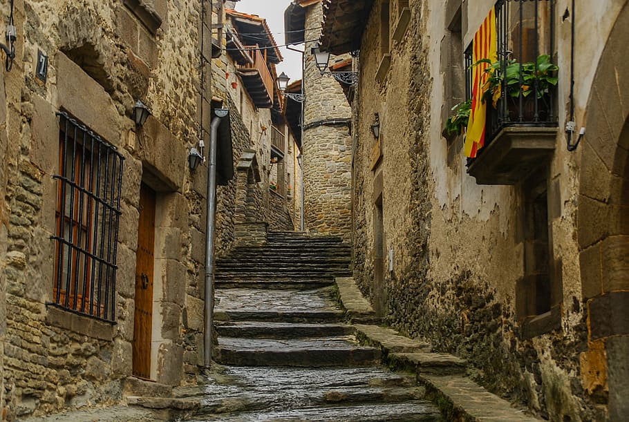 concrete stairs between buildings during day, architecture HD wallpaper