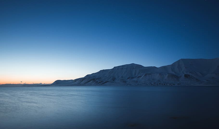body of water beside mountain, body of water across mountain HD wallpaper