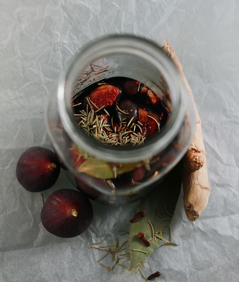 shallow focus photography of clear glass jar, Fig, Ginger, Herbal HD wallpaper