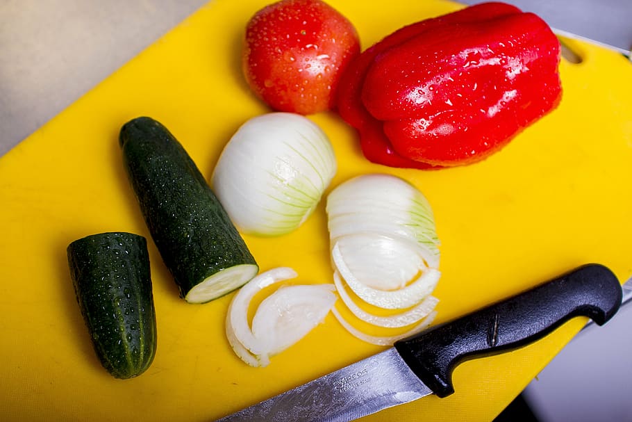 paprika, kitchen, knife, table, vegetables, onion, cucumber HD wallpaper