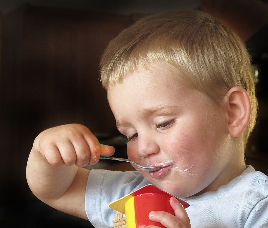 boy, nibble, yogurt, spoon, face, smeared, spoons, eat, sweetness HD wallpaper
