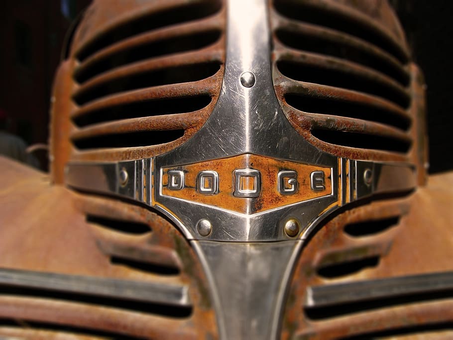 closeup photo of brown and silver Dodge emblem, old car, front HD wallpaper