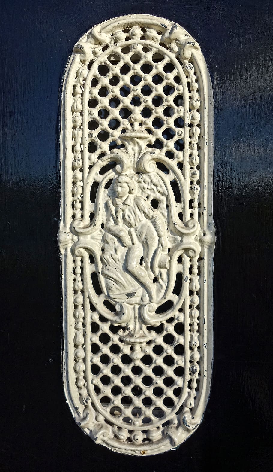 oval white metal person repousse decor, door grille, wrought HD wallpaper