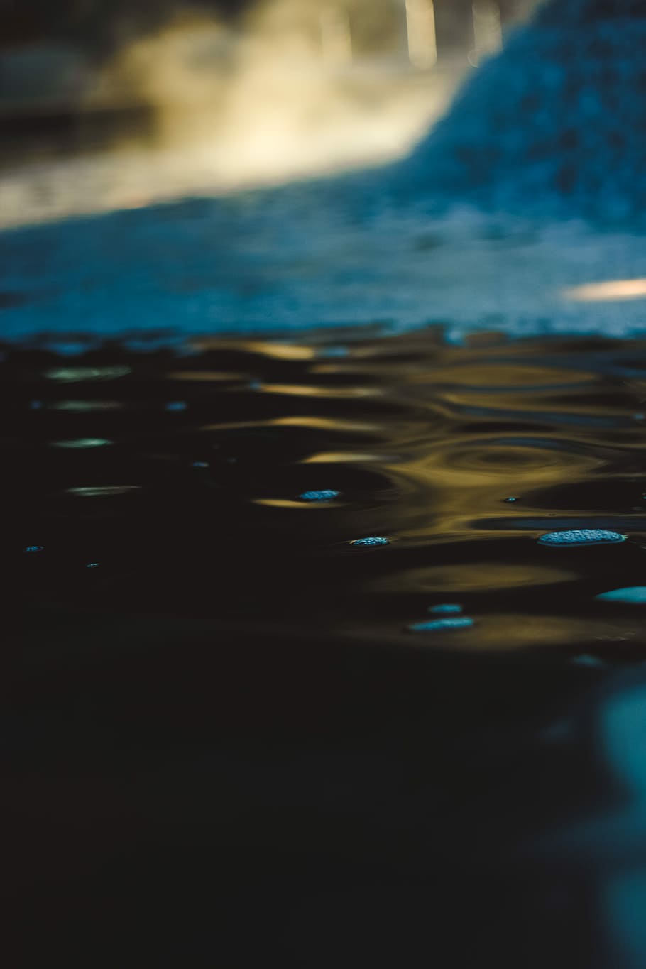 r e f l e c t i o n, selective focus photography of blue liquid HD wallpaper