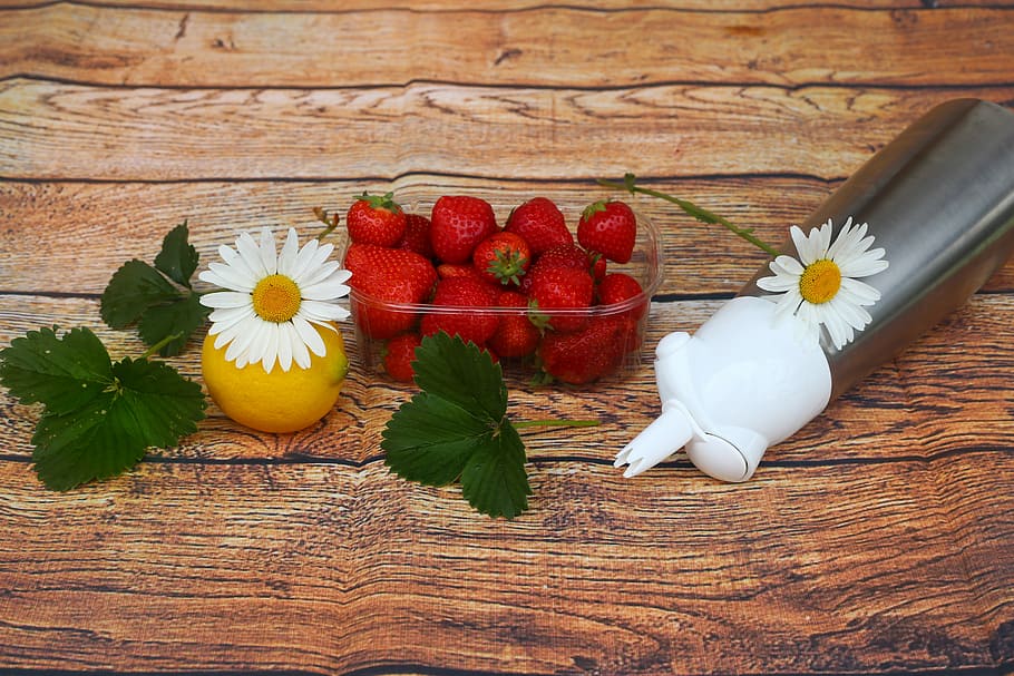 strawberries, shock, lemon, freshness, wood - material, food and drink HD wallpaper
