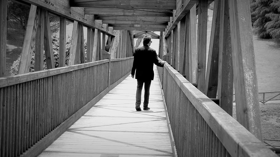 man, bridge, black And White, people, walking, outdoors, women HD wallpaper