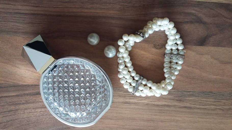pearls, bottle, container, perfume, vial, jewelry, wealth, luxury HD wallpaper