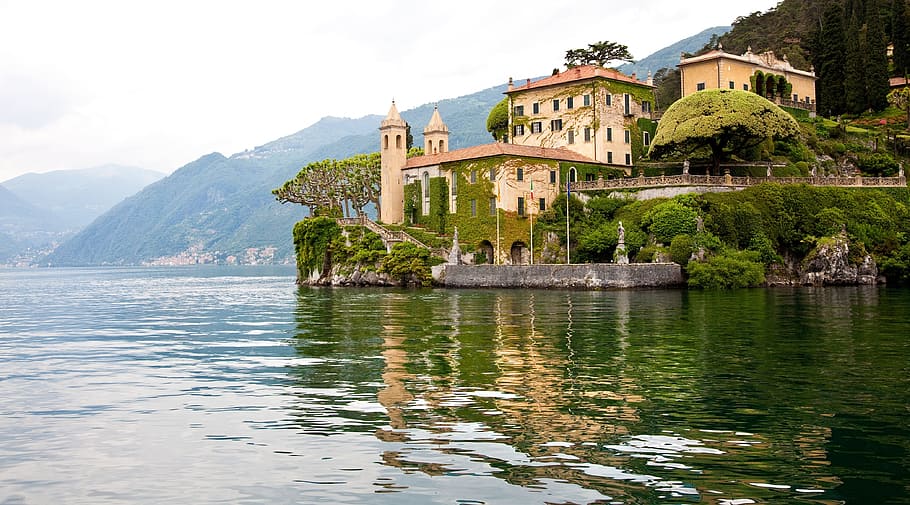 beige concrete building near water, lake cuomo, italy, mansion, HD wallpaper