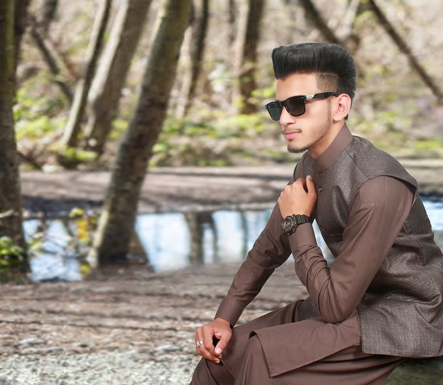 man wearing brown sherwani coat, asian boys, pakistan fashion