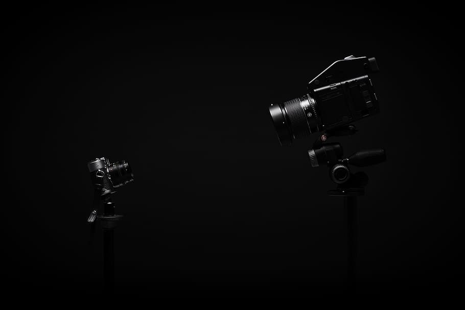 black and gray DSLR camera, black DSLR camera, black point, point-and-shoot camera