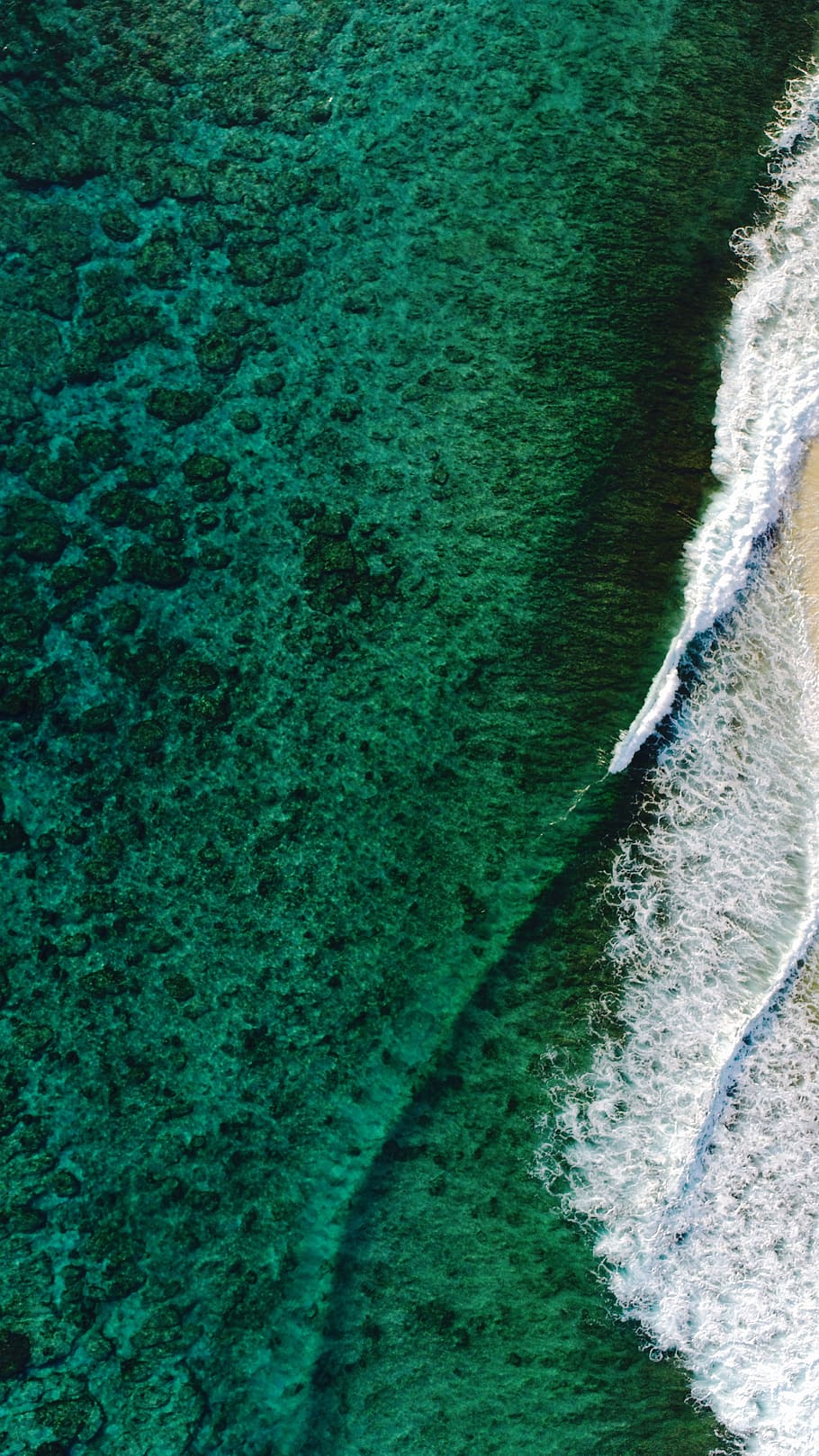 birds eye photography of wave of water on seashore, green water view HD wallpaper