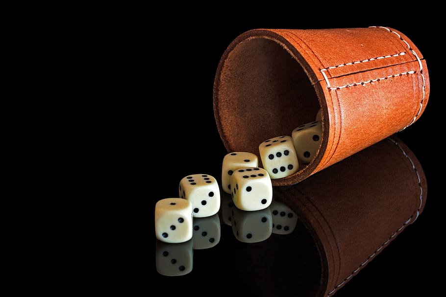 dice collection on brown leather cup, cube, shaker, dice cup HD wallpaper