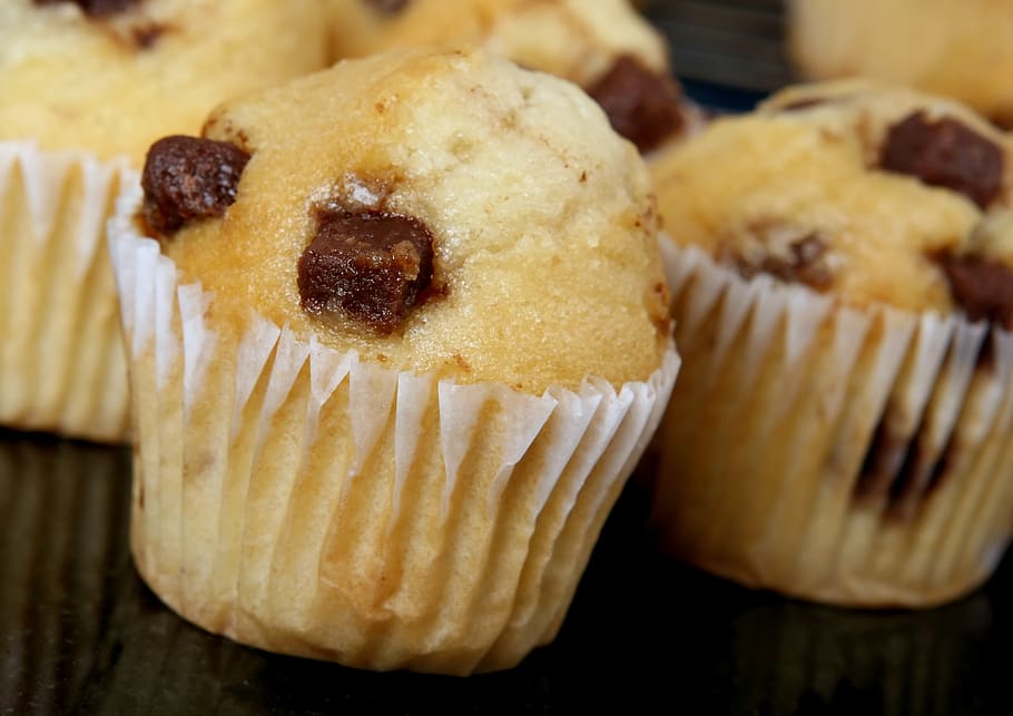 cupcakes on black surface, bake, bakery, baking, big, bread HD wallpaper