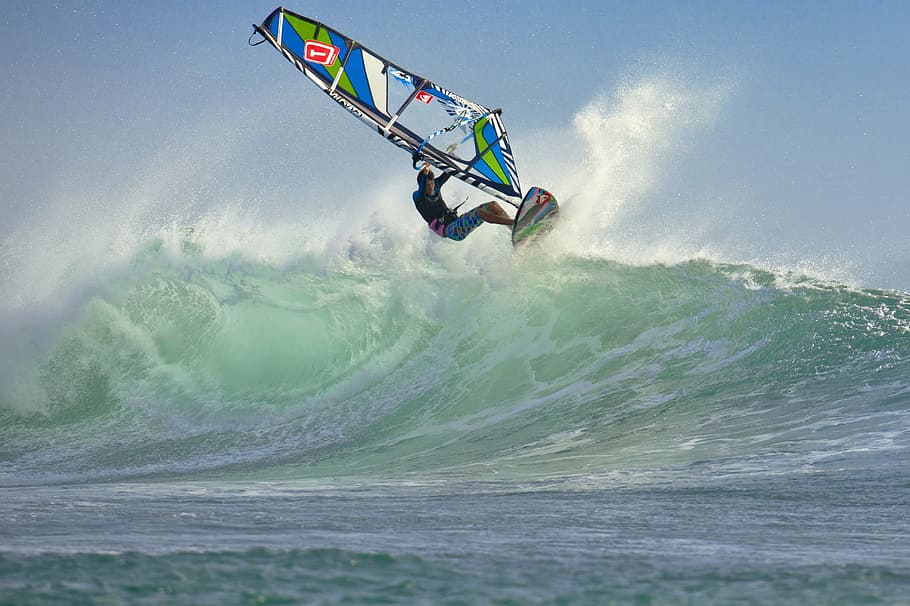 person riding parasail on wave, wind surfing, splash, speed, ujung origin coast, HD wallpaper