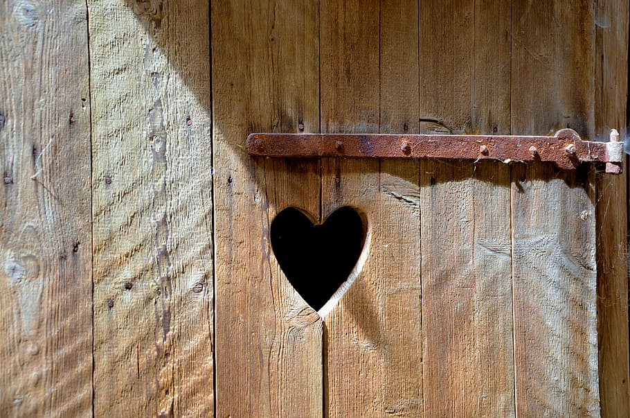 heart-shaped brown wooden hole, photo, heart shape, door, old, HD wallpaper