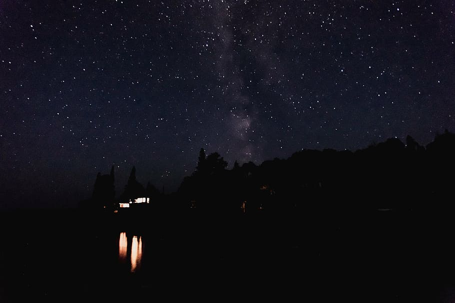 house taken under starry night, nature, landscape, dark, reflection HD wallpaper