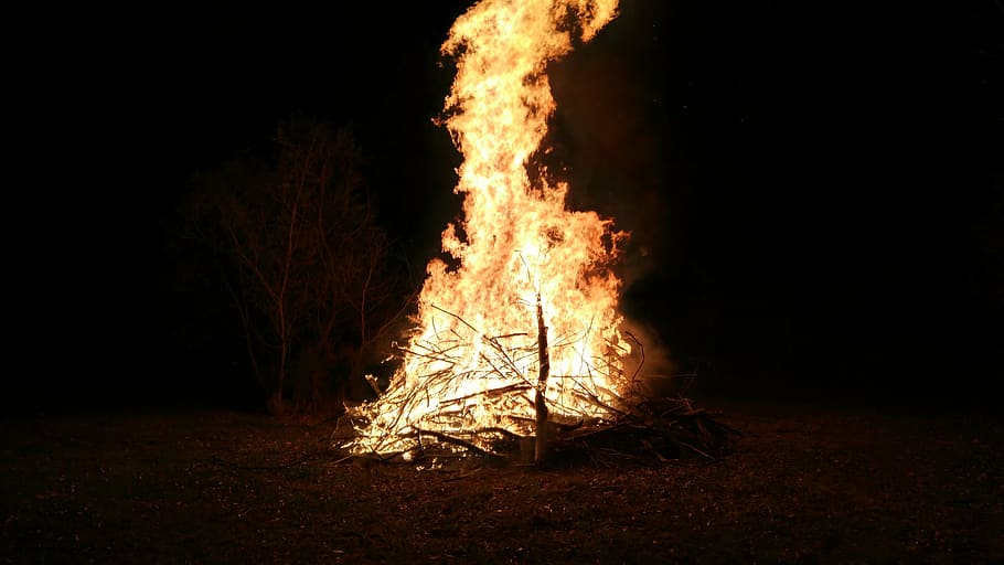 bonfire, night, flame, burning, fire - natural phenomenon, heat - temperature HD wallpaper