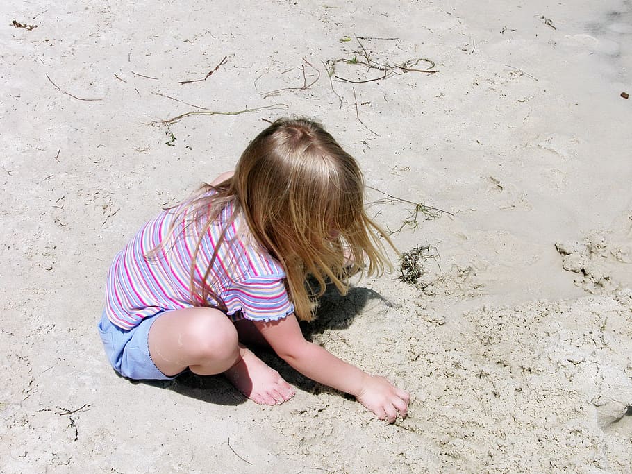 child, beach, playing, sand, one person, childhood, girls, real people HD wallpaper