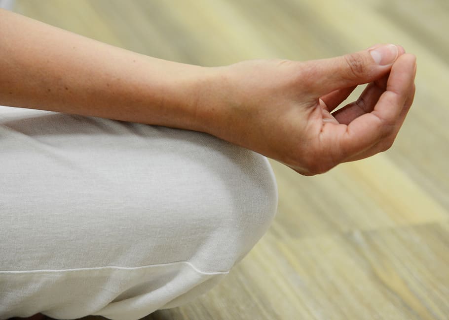 person wearing white bottoms meditating, meditate, finger, keep HD wallpaper