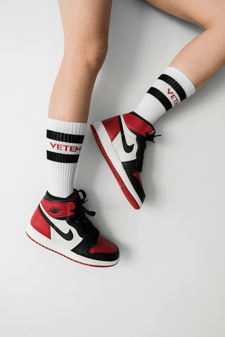 red toe 1s