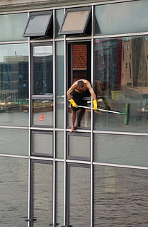man cleaning window, window cleaner, architecture, home, building HD wallpaper
