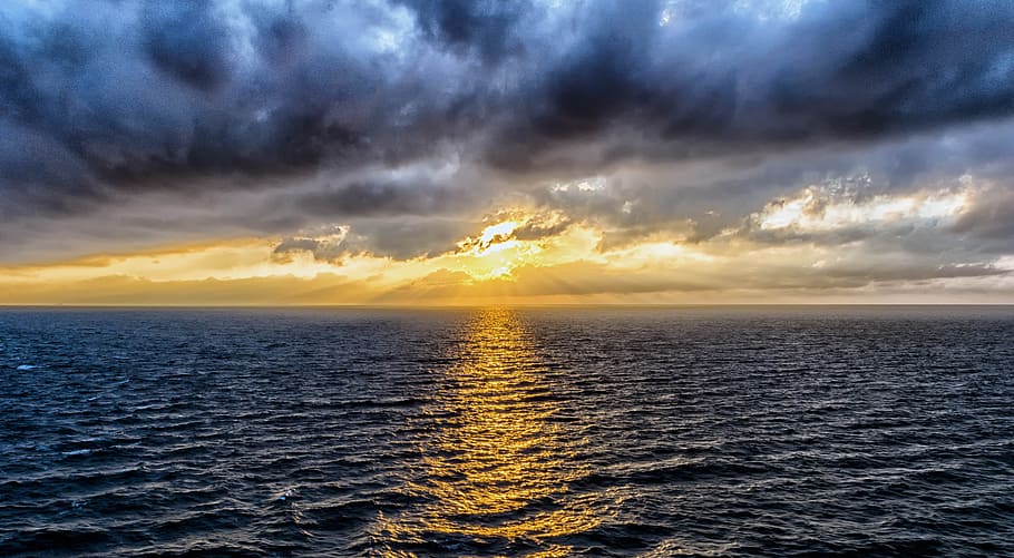 photo of ocean during sunset, evening, evening sky, clouds HD wallpaper