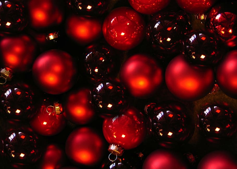 close-up photo of red and black bauble lot, balls, christbaumkugeln HD wallpaper