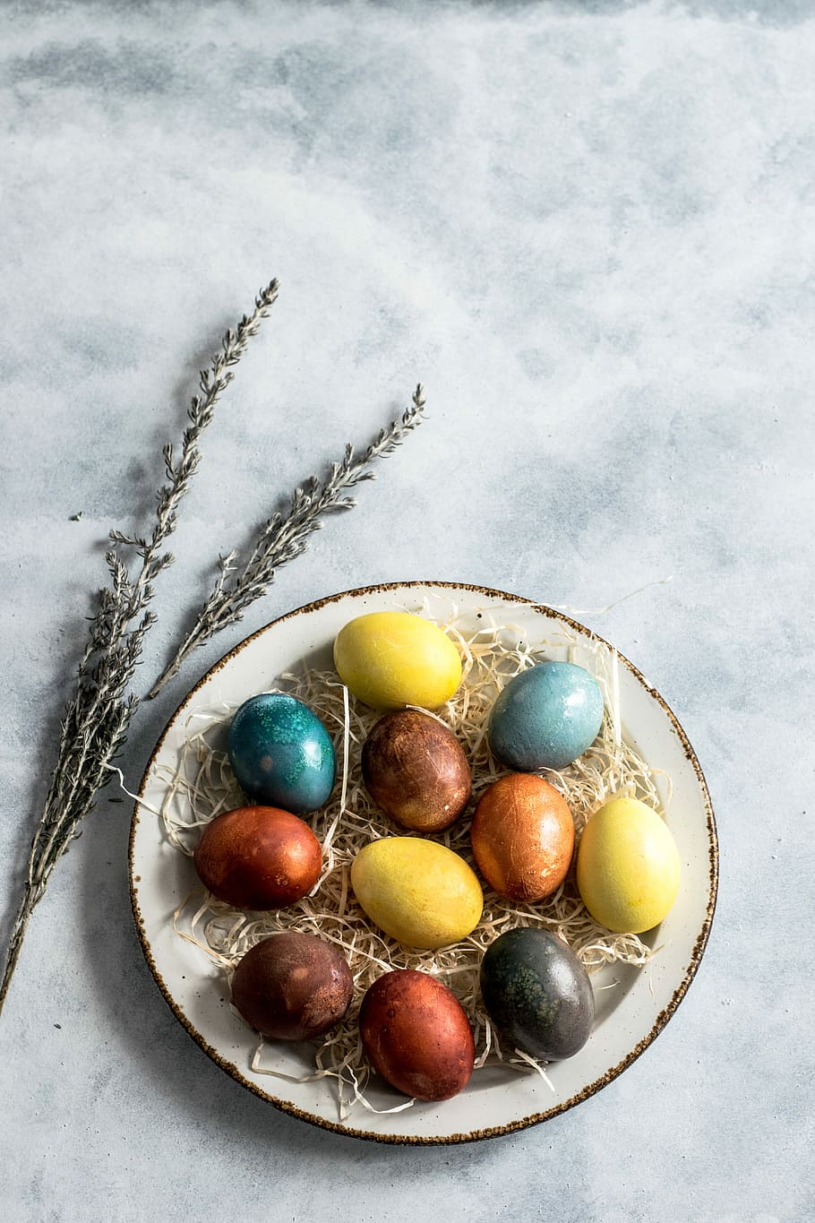 assorted-color eggs on white ceramic tray, flat lay photo of decorative eggs on plate HD wallpaper
