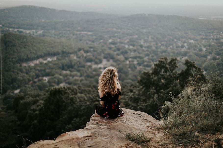 woman siting on cliff, woman sitting on cliff sight-seeing trees HD wallpaper