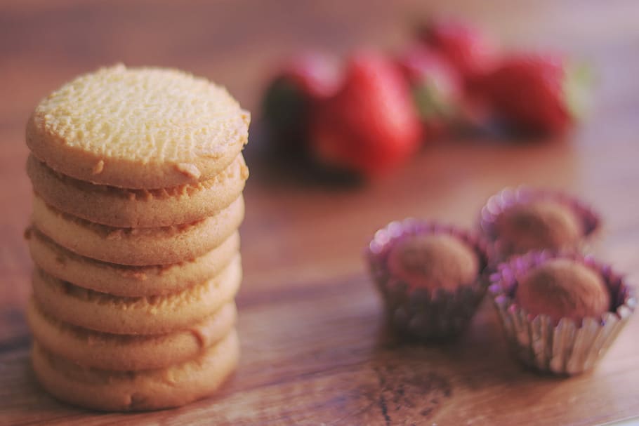 brown cookies and cupcakes on table, dessert, food, sweet Food HD wallpaper