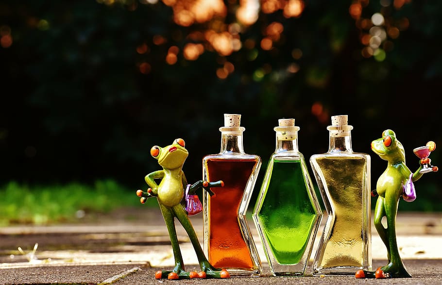 frogs, beverages, bottles, alcohol, figures, drink, benefit from HD wallpaper