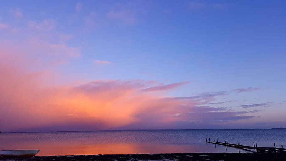 Body of Seawater during Sunset, beach, boat, clouds, dawn, evening HD wallpaper