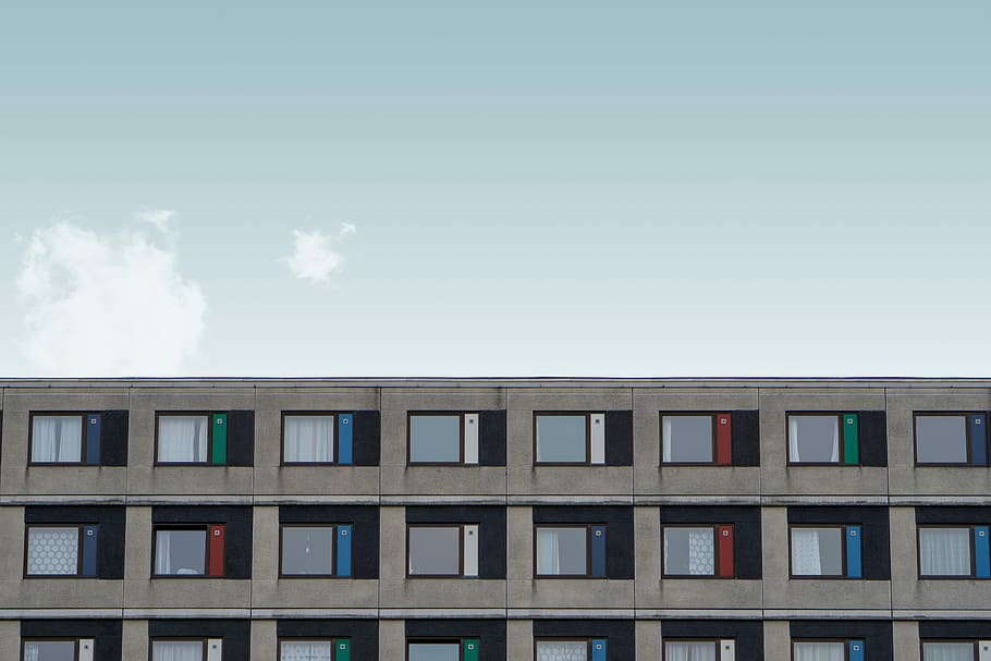 photo of concrete building during daytime, concrete building HD wallpaper