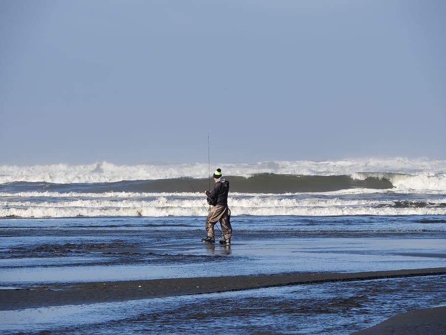 fisherman, ocean, sea, waves, sky, fishing, blue, water, motion HD wallpaper