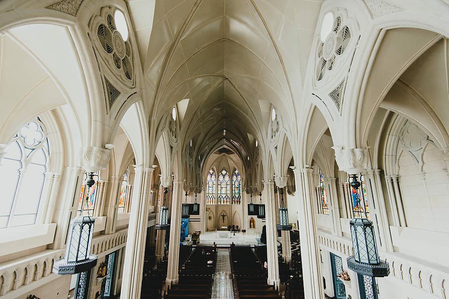 interior of church with pews, brown pew benches in cathedral HD wallpaper