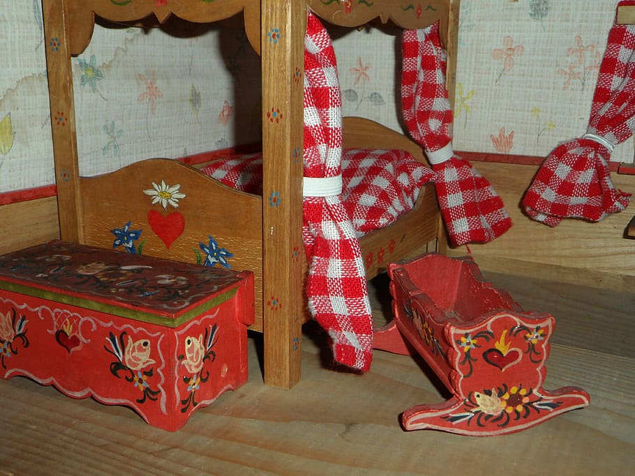 brown wooden poster bed with red bedding miniature, dolls houses