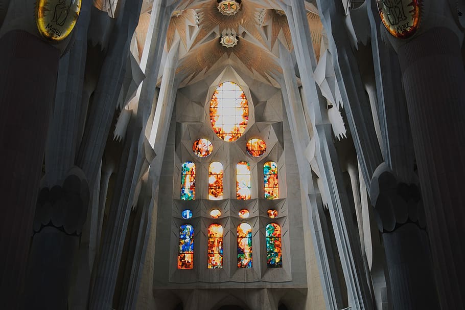 cathedral with stained glass decor, stained glass in cathedral HD wallpaper