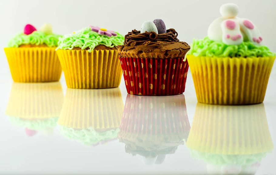 closeup photo of four cupcake on white surface, cupcakes, easter, HD wallpaper
