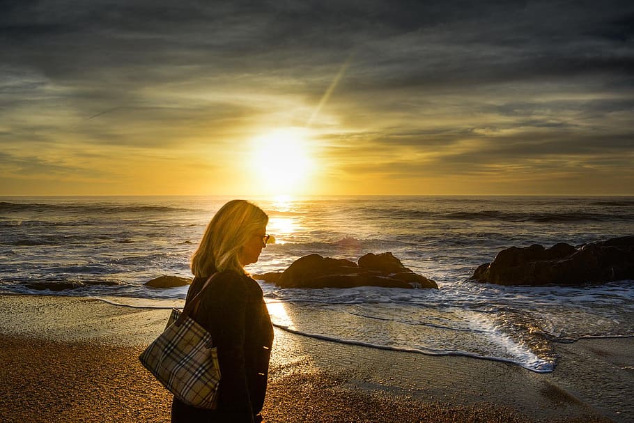 sunset, walk, mar, sea, sky, water, beach, land, beauty in nature HD wallpaper