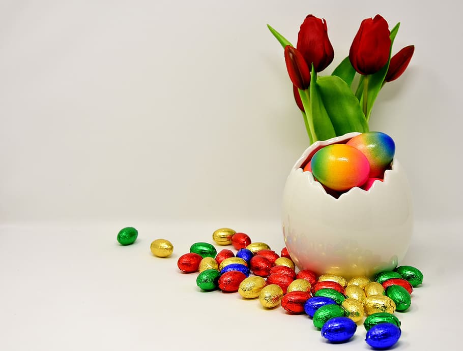 assorted-color eggs beside white vase, easter, easter eggs HD wallpaper