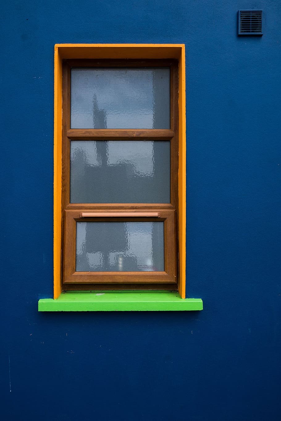 window, glass, architecture, building, disc, blue, wall, reflection HD wallpaper
