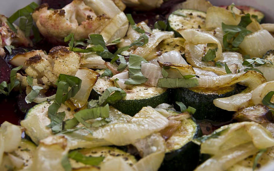 zucchini, cauliflower, beetroot, onions, fried, mediteran, basil HD wallpaper