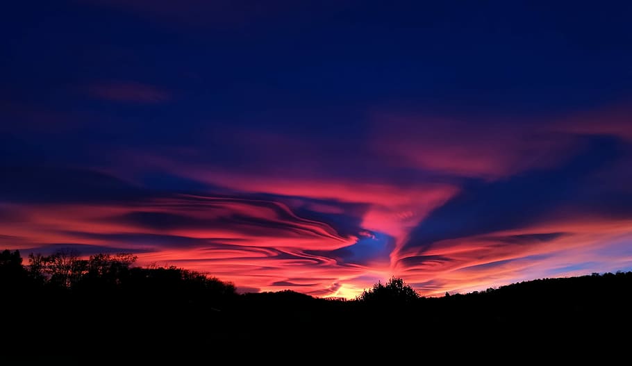 silhouette photo of mountain, silhoeutte of trees in landscape HD wallpaper