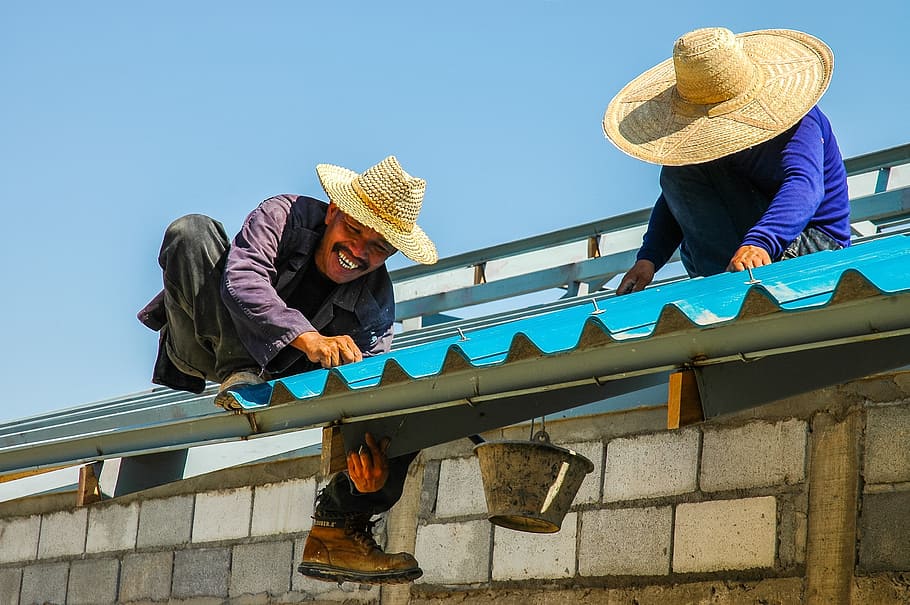 smiling man repairing roof during daytime, Construction Workers, HD wallpaper