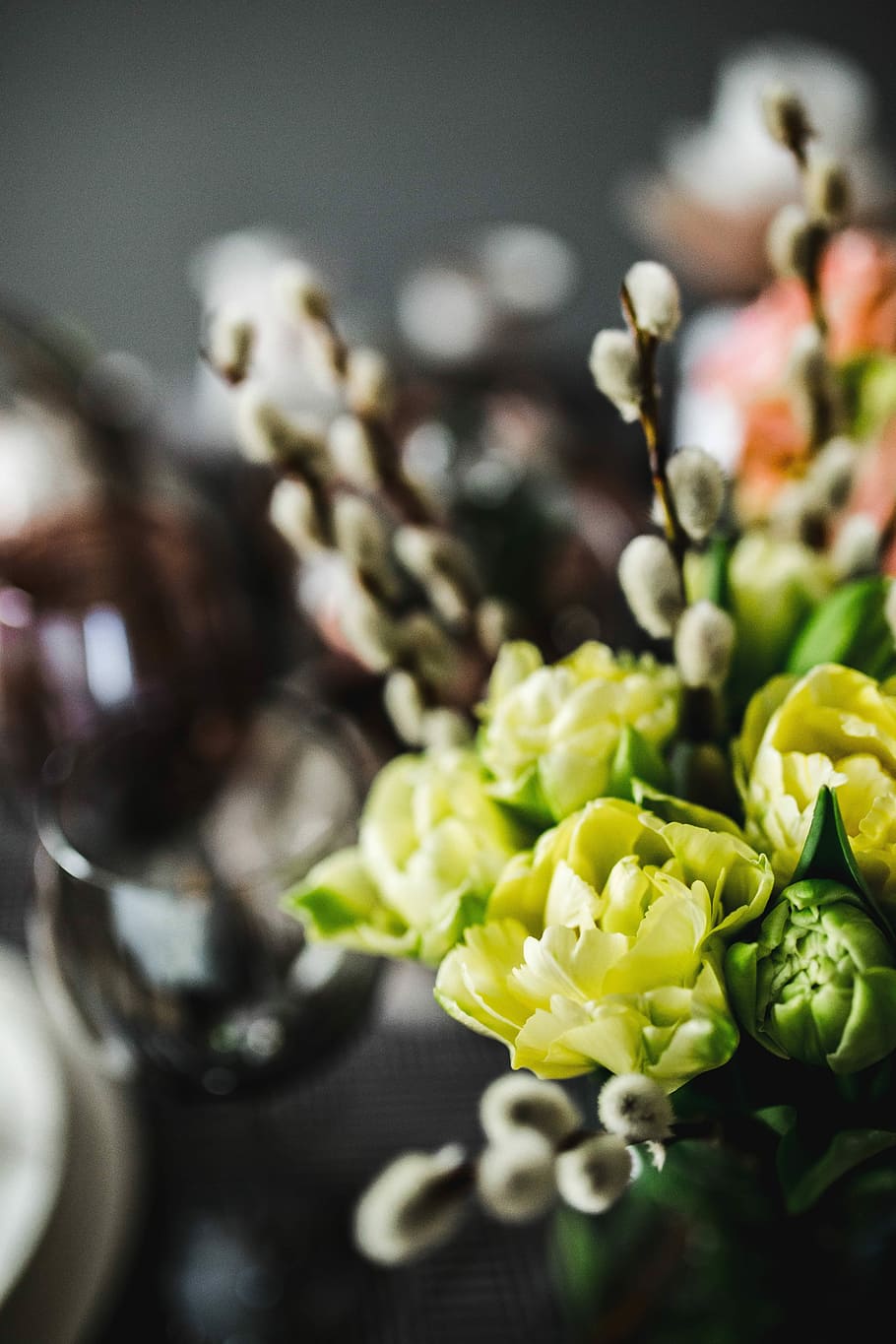 Round dinner table decorated with easter motifs, grey, holidays HD wallpaper