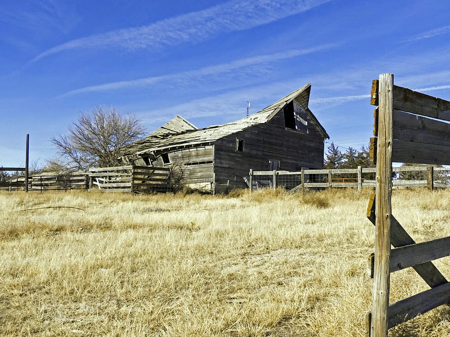 Brown Wooden Barnyard, abandoned, clouds, country, countryside HD wallpaper