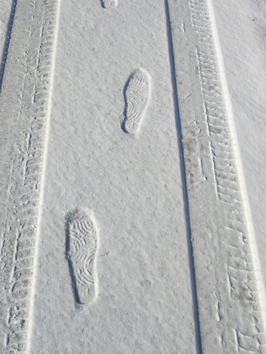 trace, footprint, snow, direction, spring, sunny, texture, background HD wallpaper
