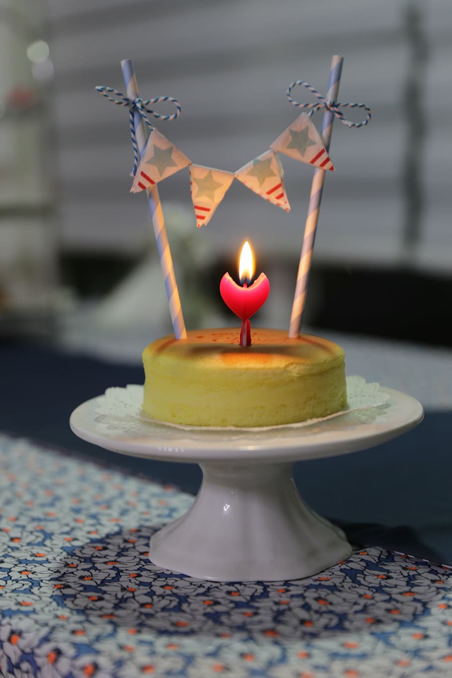 green icing-covered cake on cake stand, cheesecake, tapi rouge HD wallpaper