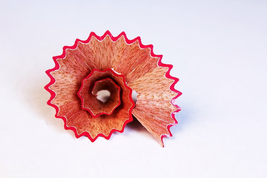 red pencil peel closeup photo, pencil sharpener waste, spiral, HD wallpaper