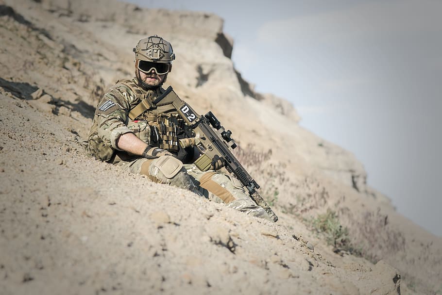 war, desert, guns, gunshow, soldier, action, smoke, sand, dom HD wallpaper